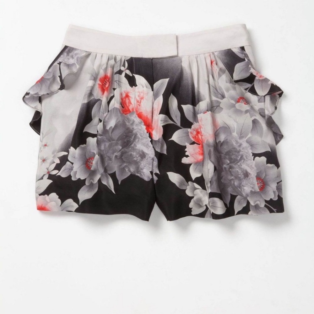 Ombré Quince Ruffled Shorts